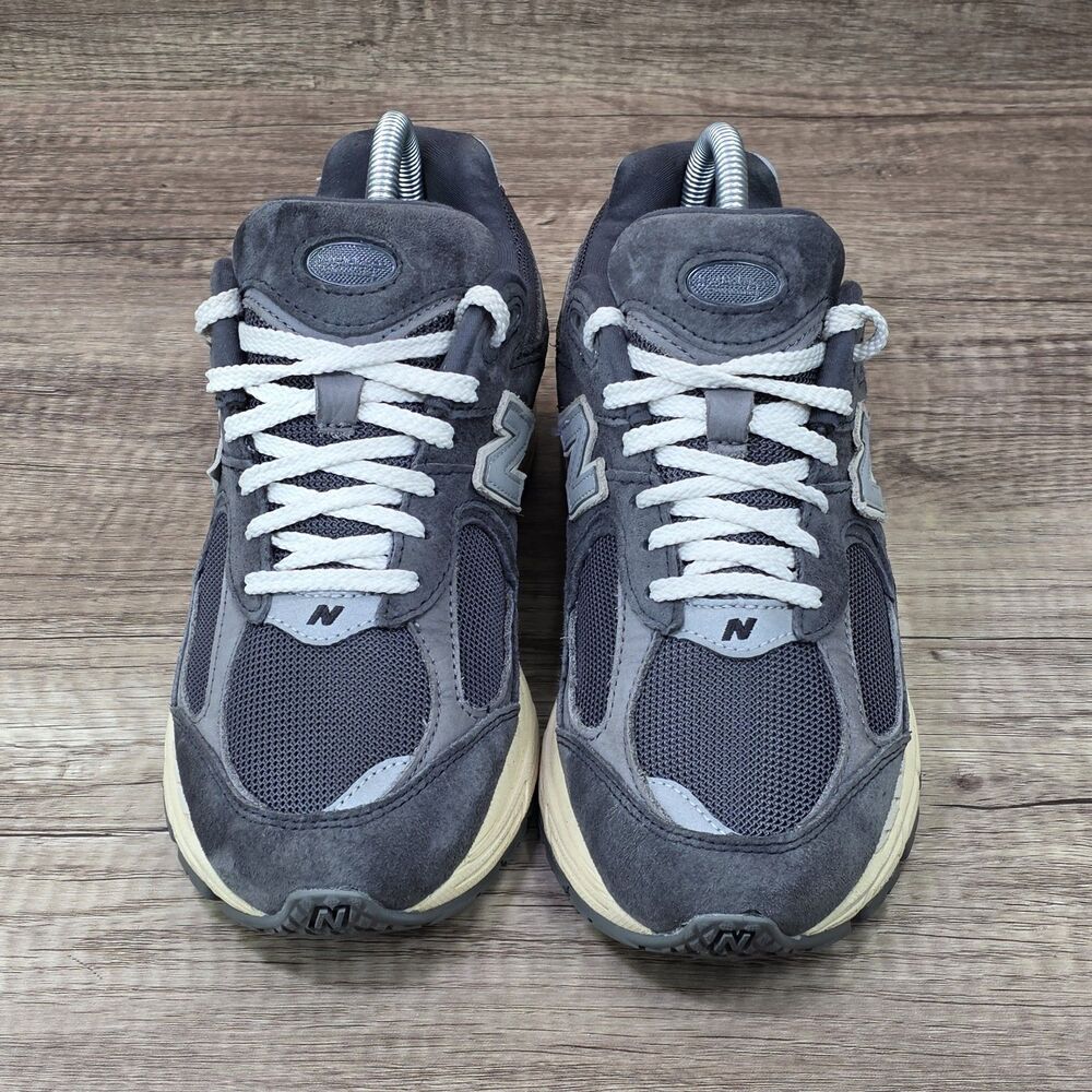 New Balance 2002R Men's Size 6.5 Women's Size 8 Gray Suede Cream Shoes M2002RHO - Picture 2 of 10